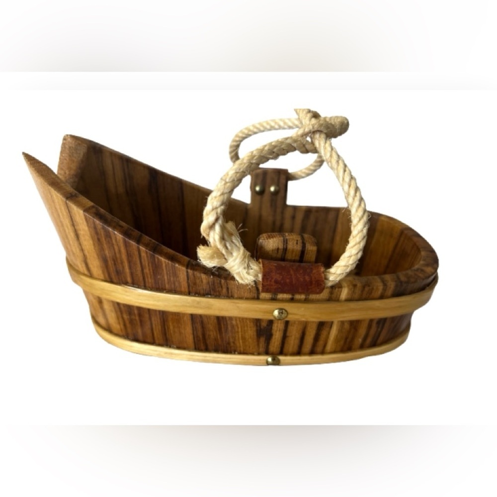 Home Decorative Accessory Brown Wood‎ Small sleigh with rope accent
